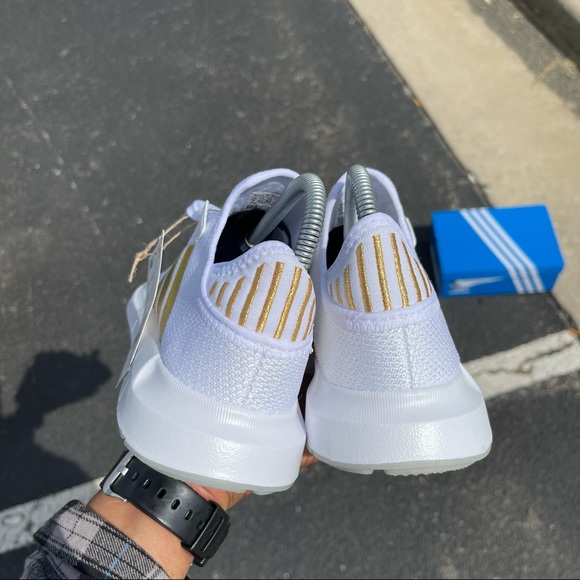 Adidas Runner - Picture 9 of 11